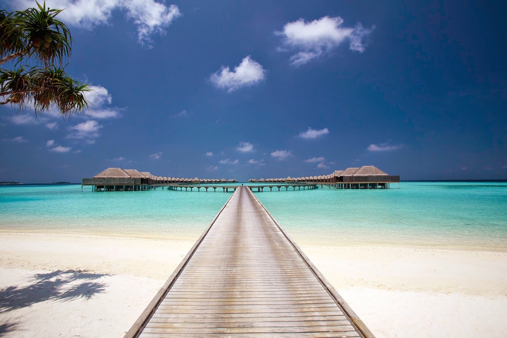 Over water boardwalk, Anantara Kihavah Villas, Maldives