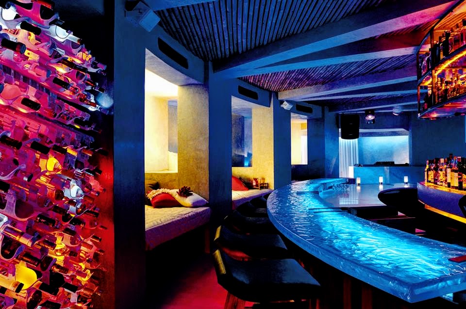 15 Below, the only underground night club, W Retreat & Spa - Maldives